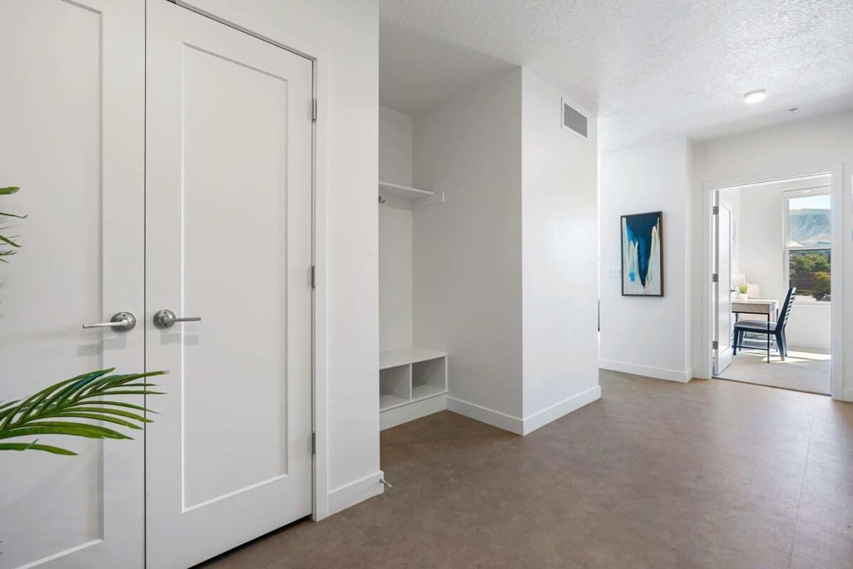 Апартаменты 2Br Luxury Urban Escape Balcony & Fitness Center Солт-Лейк-Сити Экстерьер фото